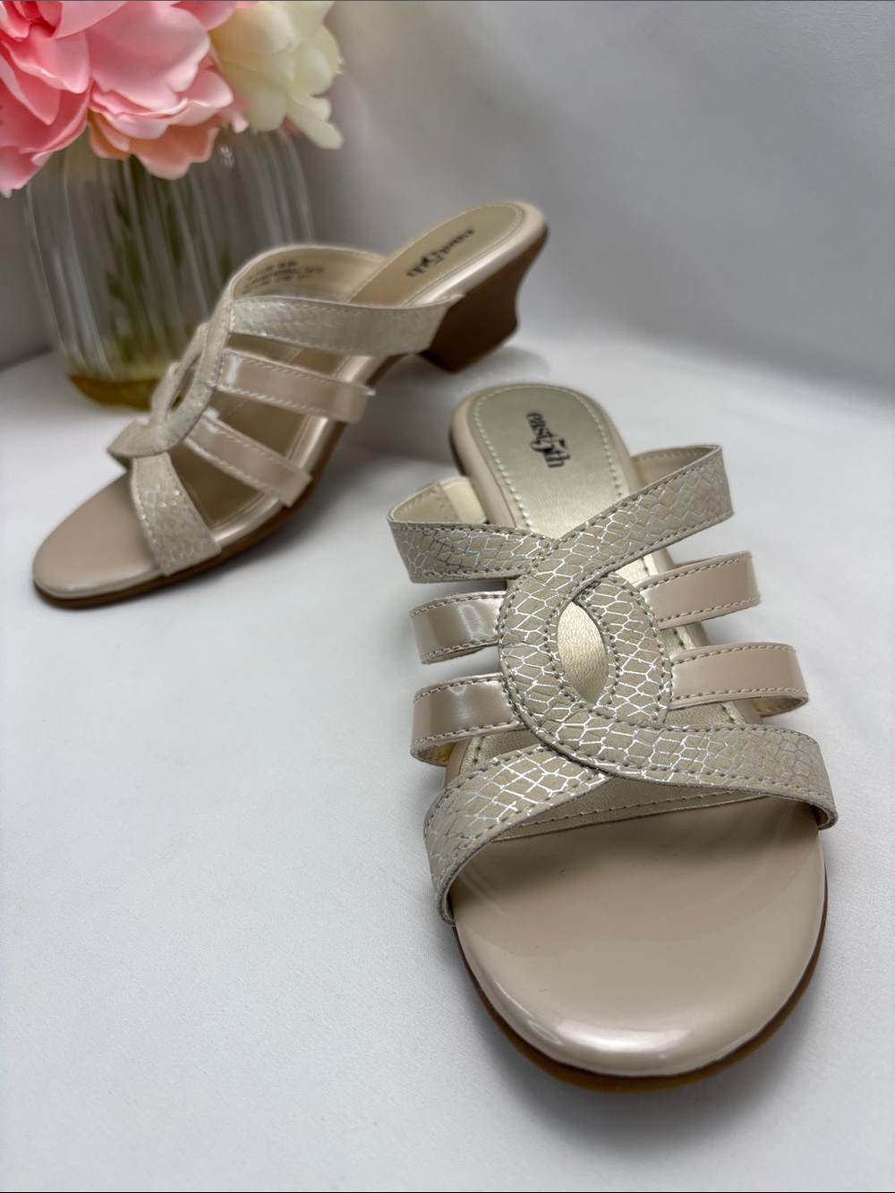 East‎ 5th Women's 6 Beige/Metallic Strappy Slide Heels #349